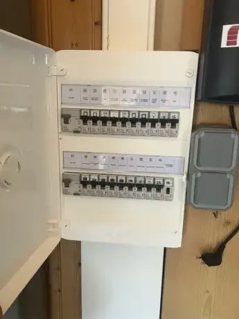 électricien à Saint-Pierre-en-Auge - image 2