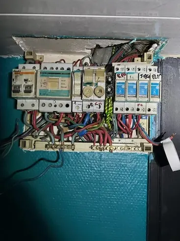 électricien à Saint-Pierre-en-Auge - image 4