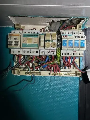 rénovation électricité à Ifs - image 3
